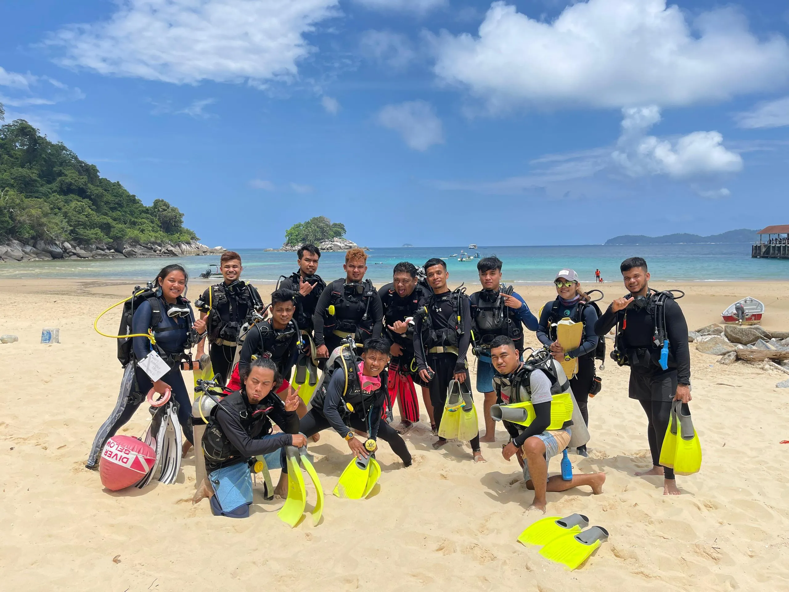 Dive class group portrait on beach
